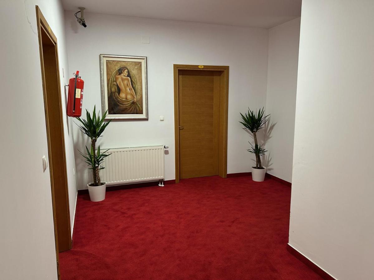 Rooms Laguna Сесвете Экстерьер фото
